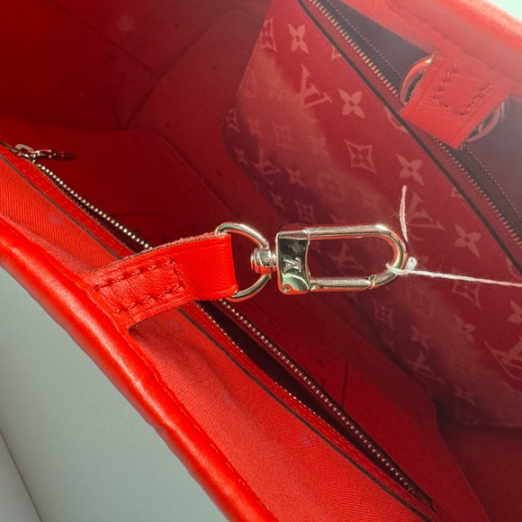 Louis Vuitton Neverfull Limited Edition Escale MM Tote W/ Pouchette - Picture 16 of 16